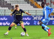 开云官网-尤文图斯后场稳固不漏，拼搏迎击困难的简单介绍