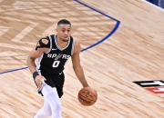 开云下载-火箭轻取马刺，詹姆斯零下℃斩分