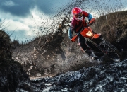 开云体育中国-年度焦点之战之夜，乔治大场面先生如何定义传奇