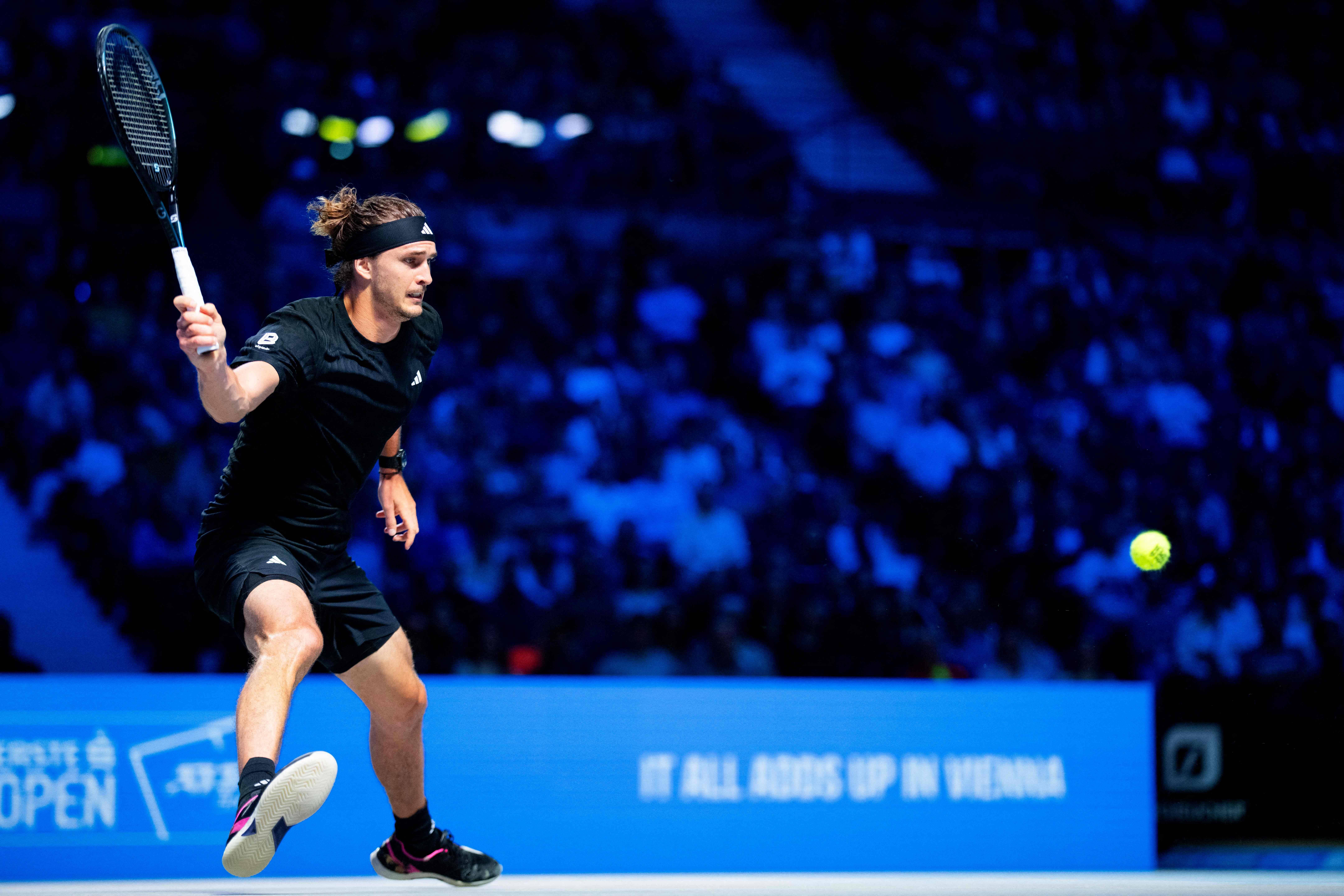 德国网球队鏖战美国网球队，兹维列夫制霸全场的简单介绍