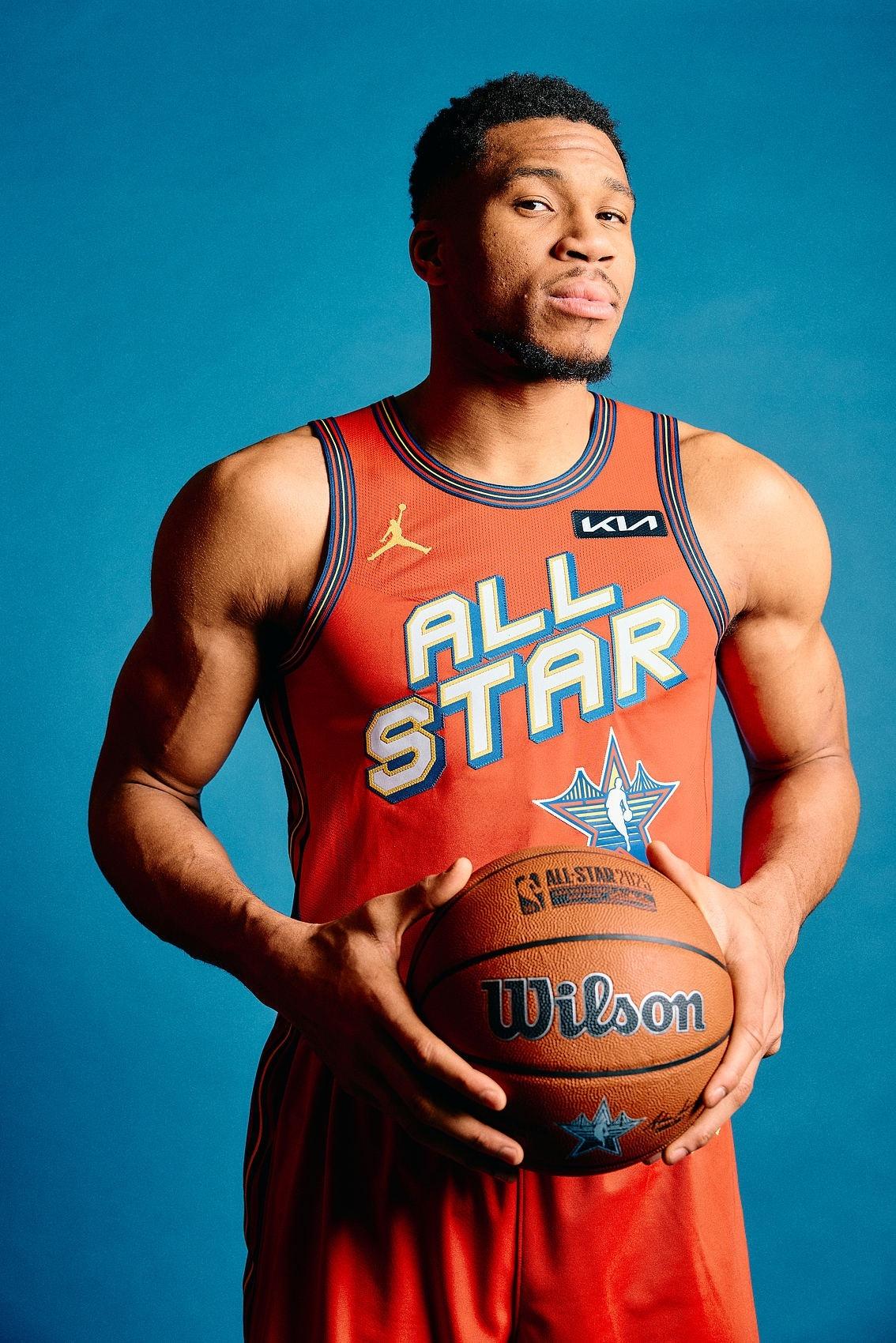 关于NBA全明星投票结果揭晓，热门球星囊括多项殊荣的信息