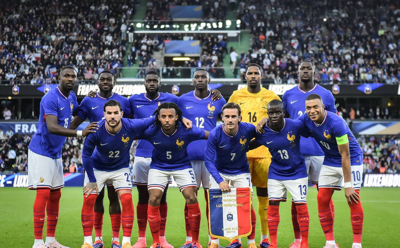 包含法国球队展现出色实力，领先优势明显的词条