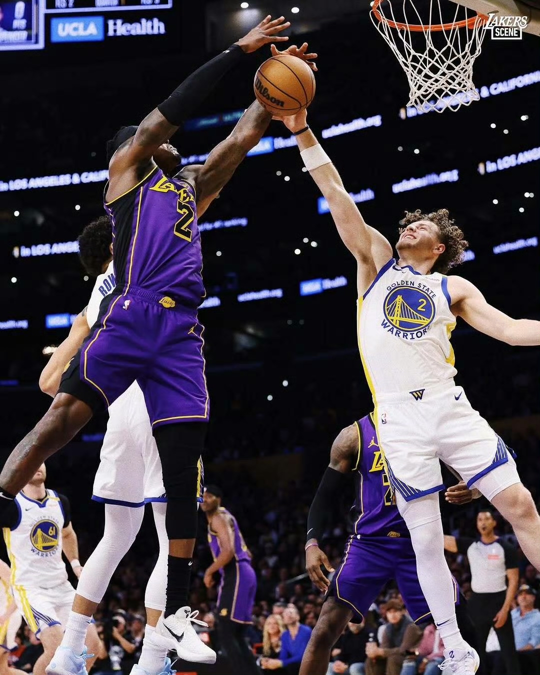 关于湖人横扫开拓者，取得八连胜追赶西部前列的信息