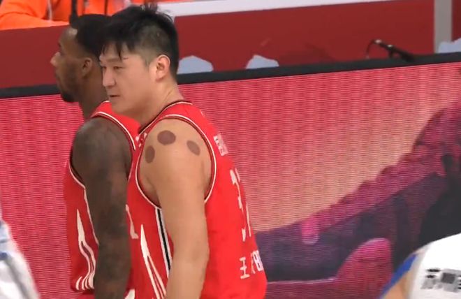 江苏男篮主场不敌天津队，遭遇四连败