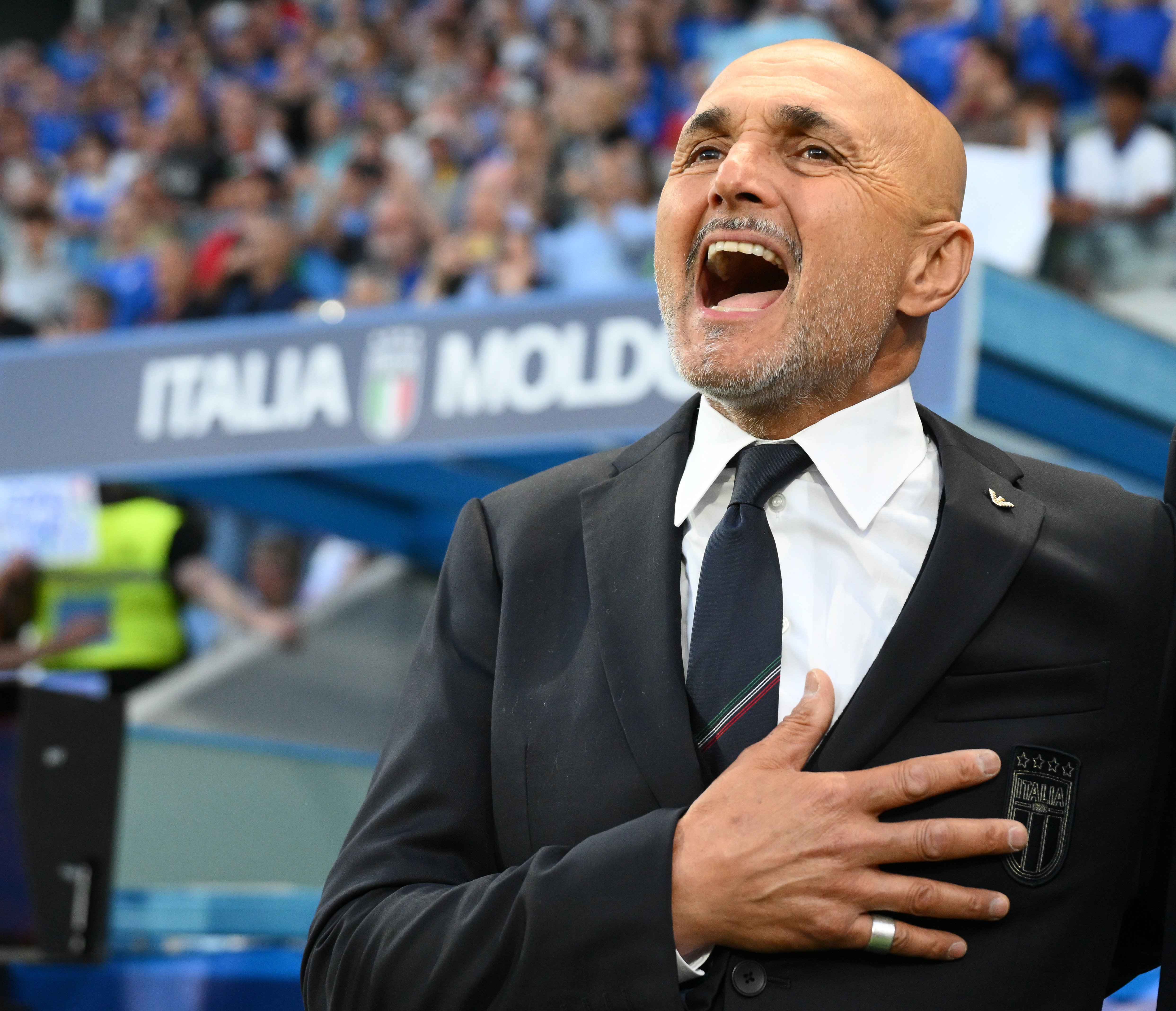 包含欧预赛：摩尔多瓦队备受期待，迎战意大利队的词条