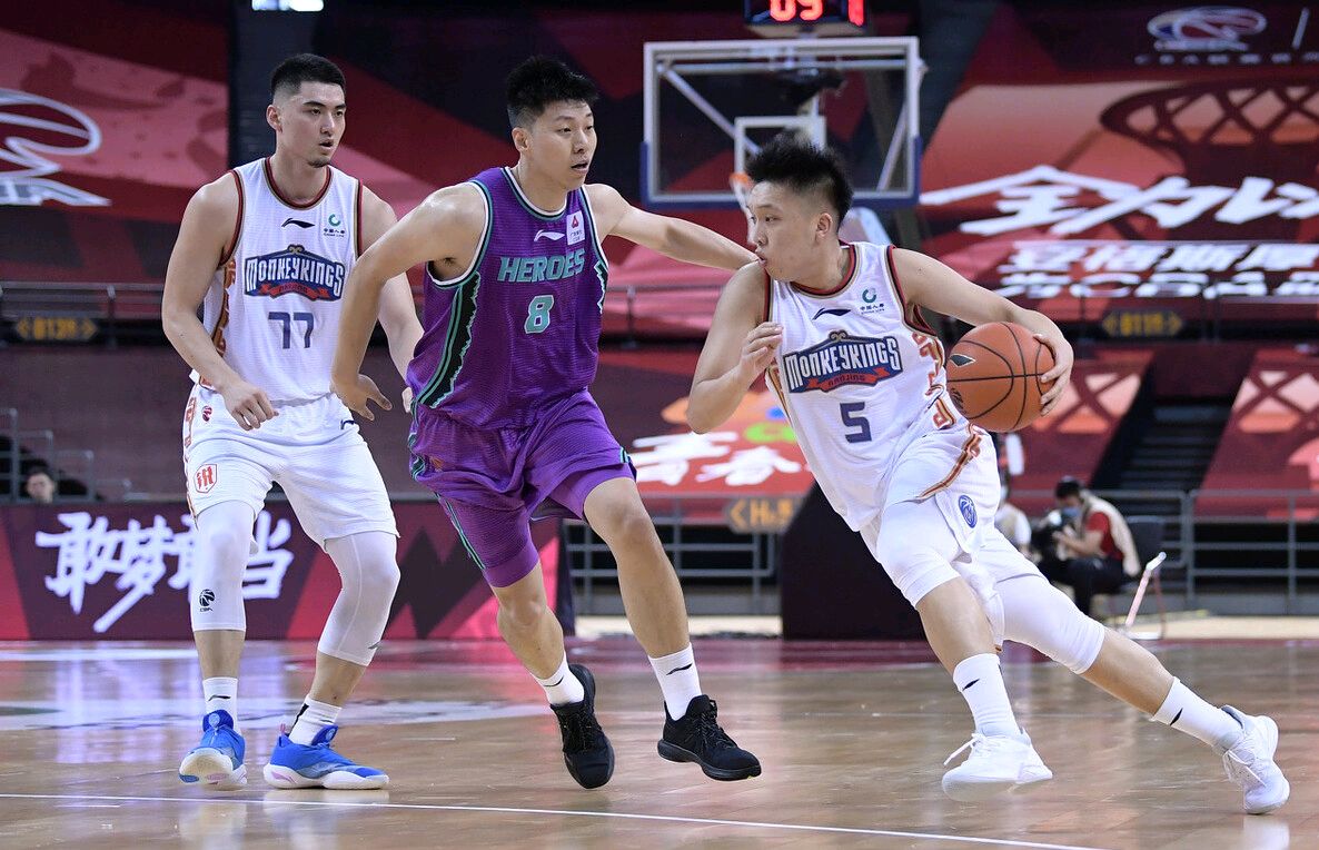 关于猛龙稳坐胜券：对决人取得胜利的信息