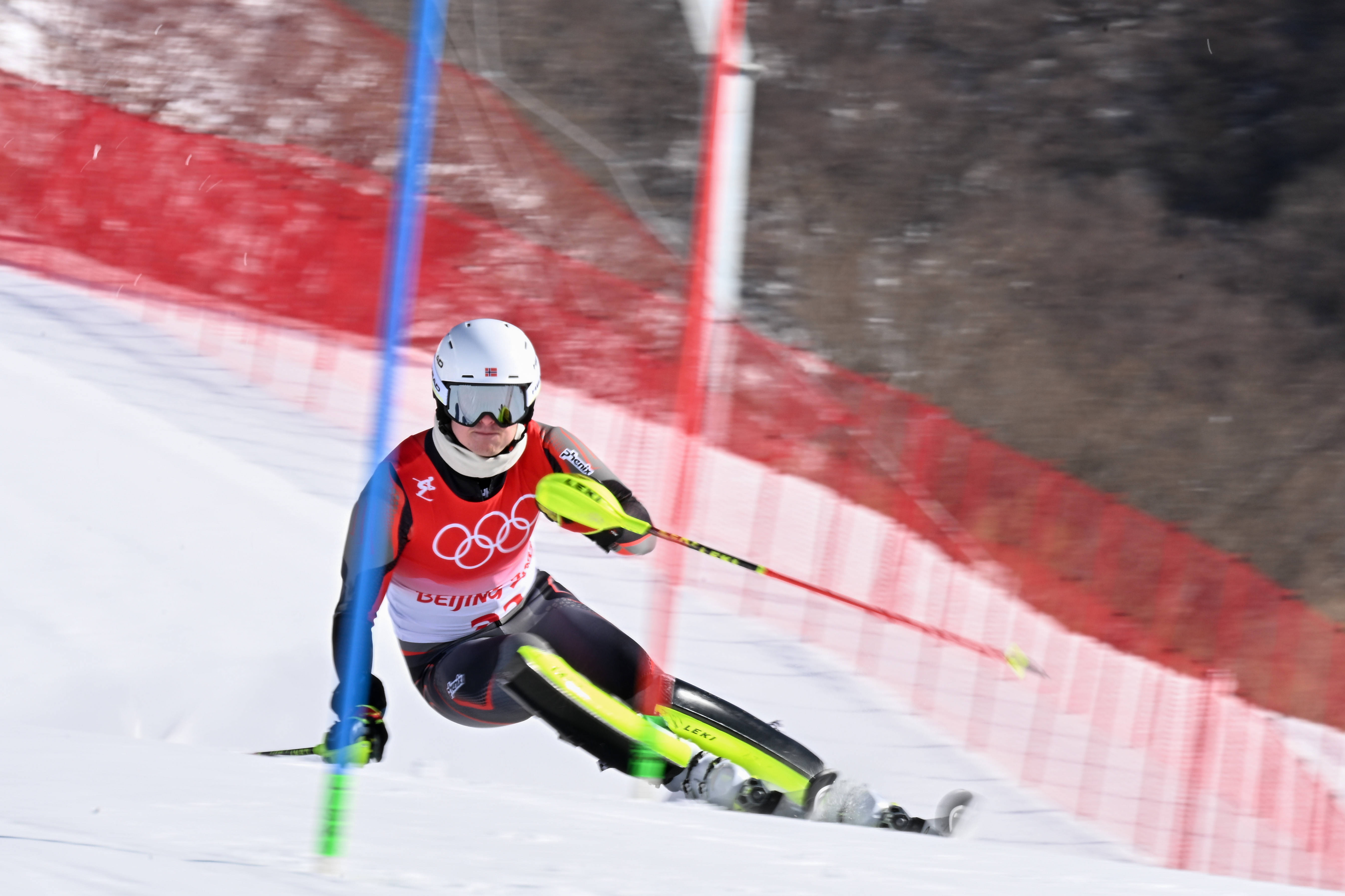 关于挪威男子滑雪选手飘逸动作获全场掌声的信息
