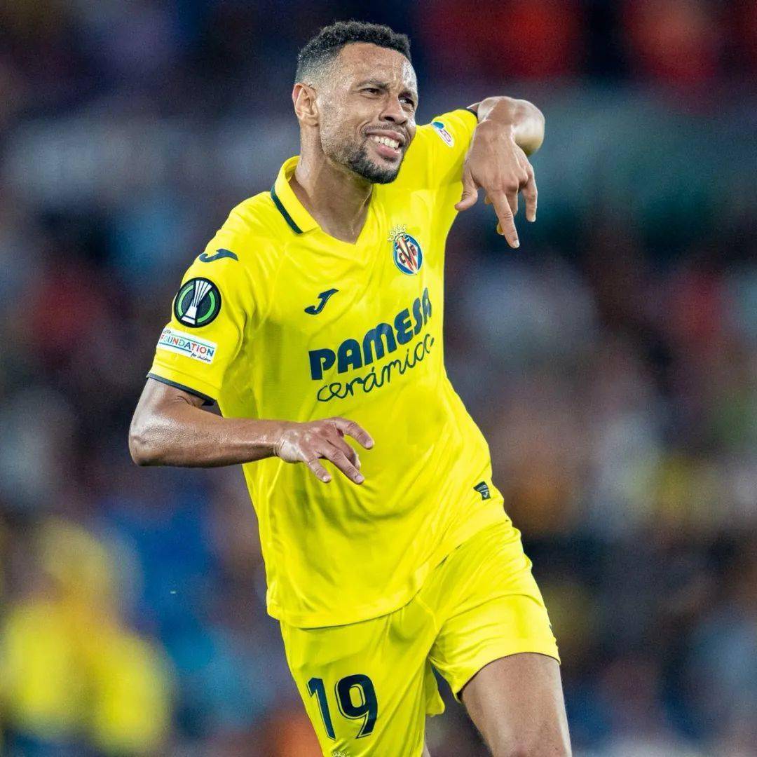 包含皇家社会客场大捷，继续领跑的词条