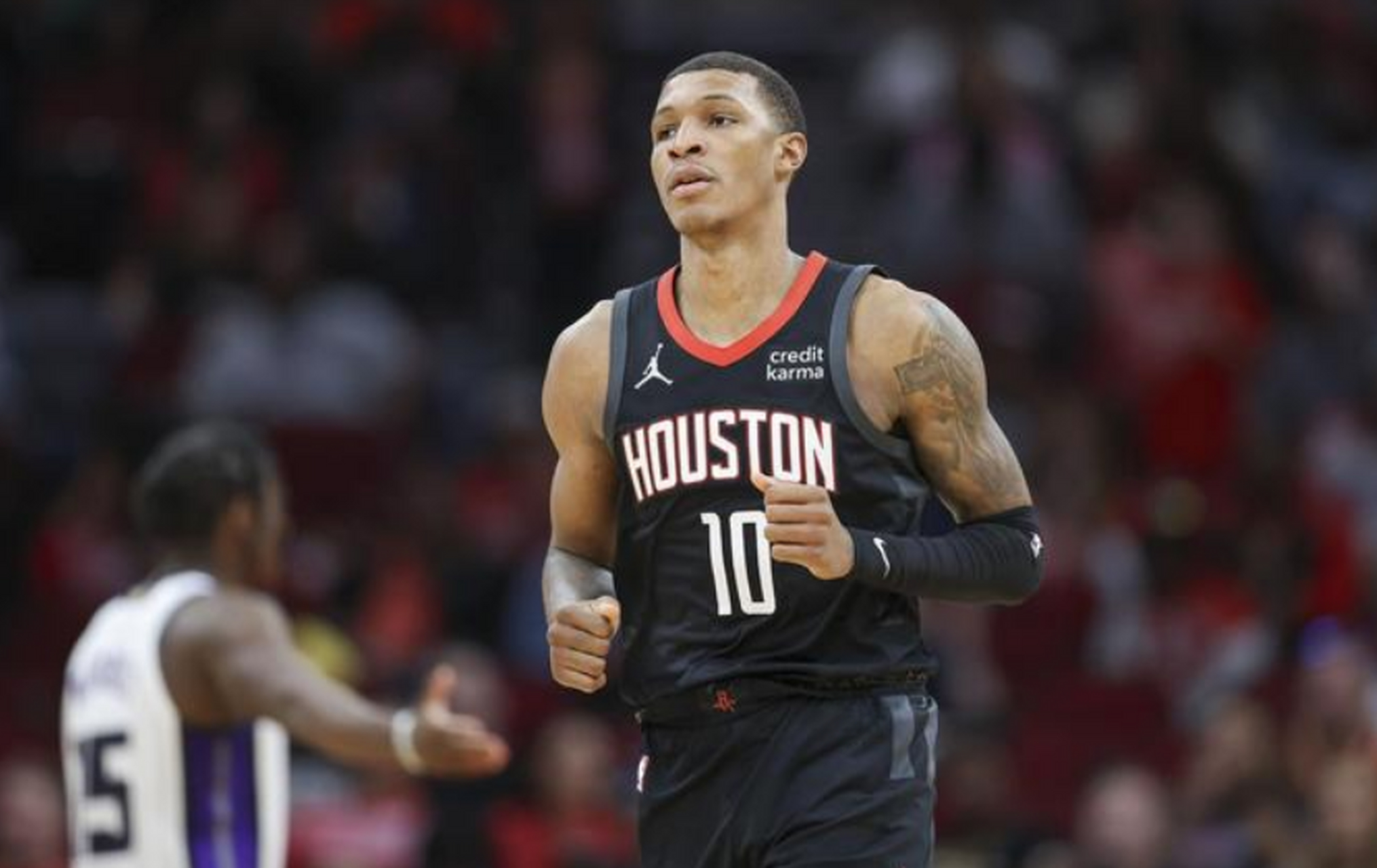 关于埃瓦尔主教练调整战术获成功的信息