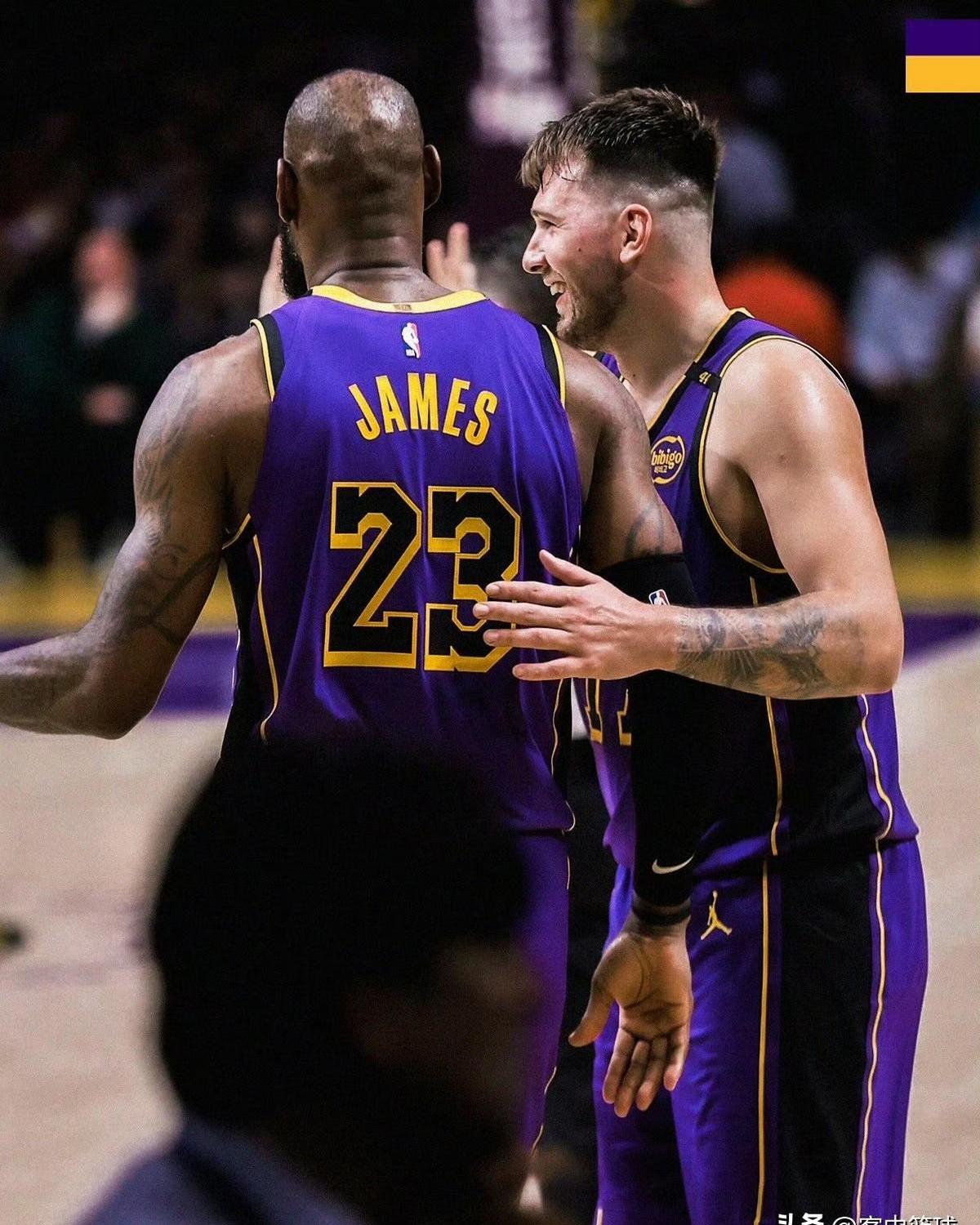 关于灰熊爆冷尼克斯，詹姆斯一己之力扛起全队的信息