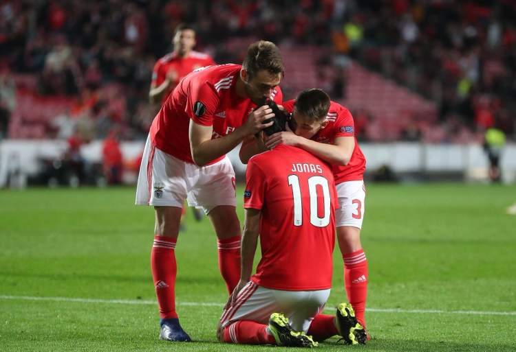 那不勒斯碾压瓦伦西亚,德利赫特打破历史纪录的简单介绍 那不勒斯碾压瓦伦西亚,德利赫特打破历史纪录的简单介绍