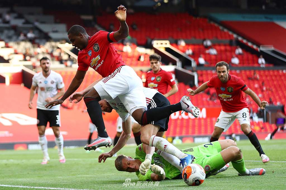 关于荷兰逆转里昂，马夏尔完成帽子戏法的信息