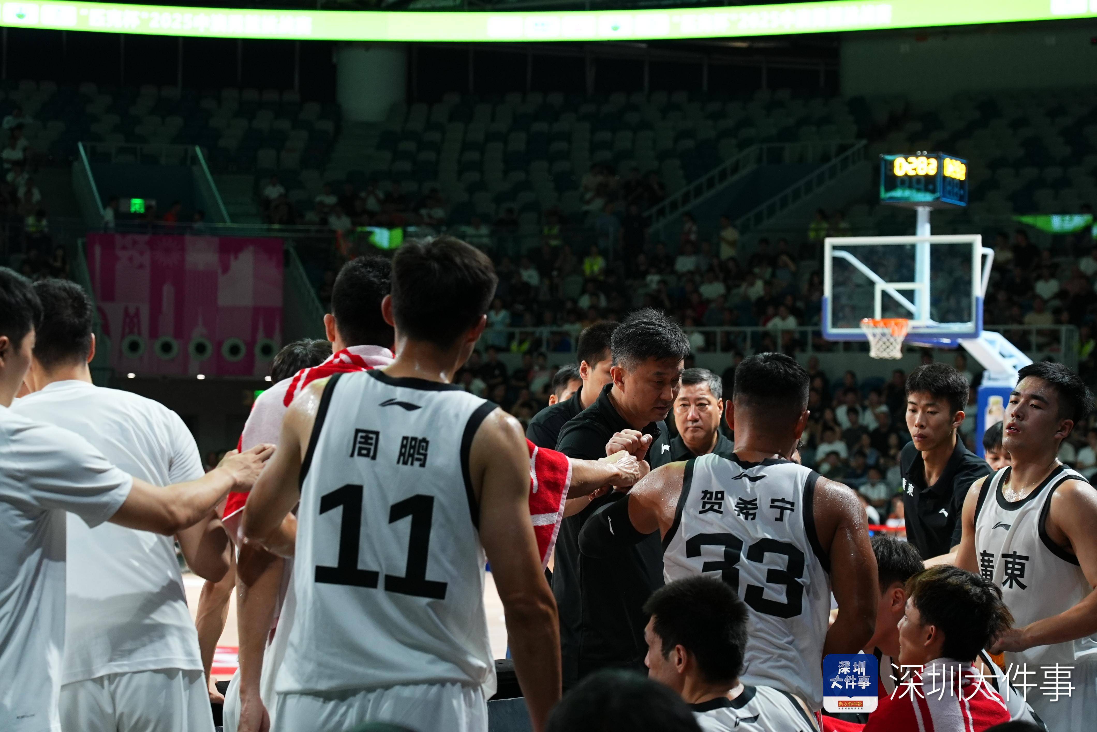 广东男篮在比赛中展现出坚韧的心态，成功击败对手的简单介绍