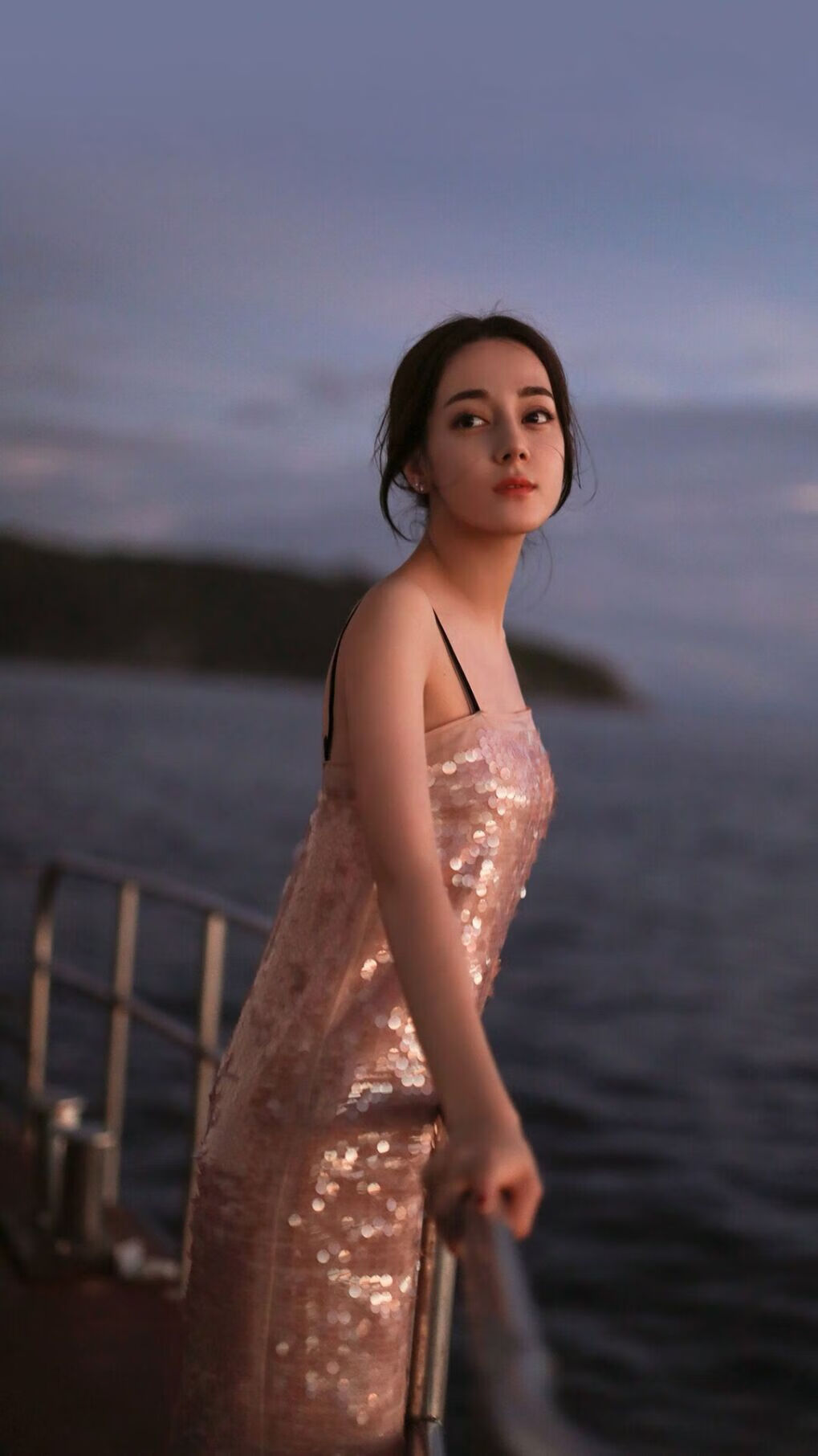 东方新锐对决西方劲旅,深圳队斩落篮网,锡安成关键先生引爆跨洋篮球热